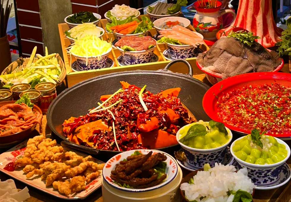 LẨU TRÙNG KHÁNH ỚT PHỦ KÍN NHƯNG VÌ QUÁ NGON AI CUNG BẤT CHẤP THỬ