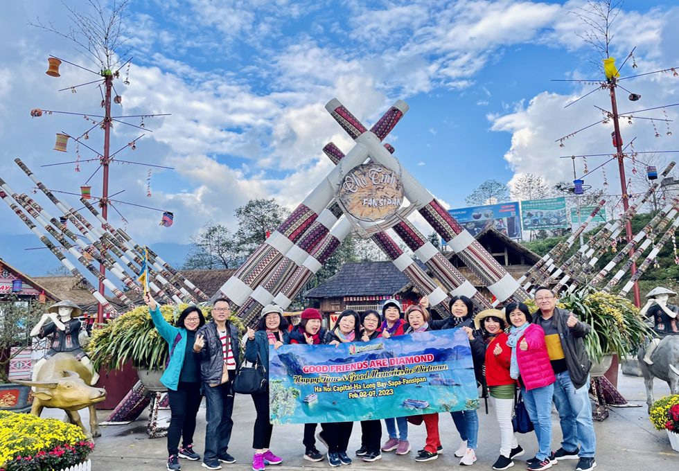 VIETTOURIST HÂN HẠNH ĐÓN ĐOÀN KHÁCH INBOUND ĐẦU TIÊN CỦA NĂM 2023 TỪ MALAYSIA ĐẾN VIỆT NAM 02/02/2023 - 07/02/2023