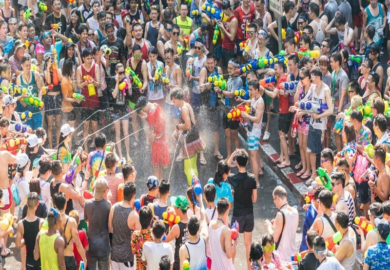 NHỮNG THÔNG TIN CẦN BIẾT KHI THAM GIA LỄ HỘI SONGKRAN THÁI LAN