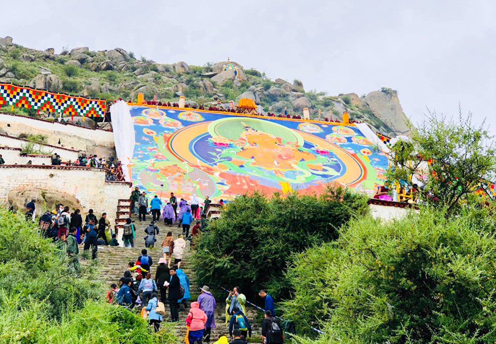 THÁNG 8 ĐẾN LHASA THAM DỰ LỄ HỘI SỮA CHUA NGẮM TRANH PHẬT