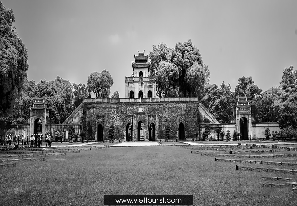 tường bao 8 cổng hoàng thành