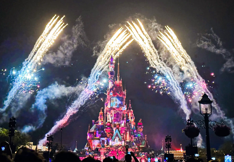 Công viên disneyland Hong Kong